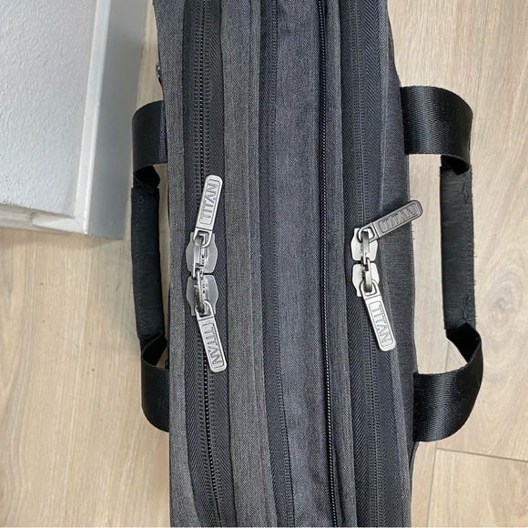 Titan Germany expandable laptop travel bag - Picture 4 of 13